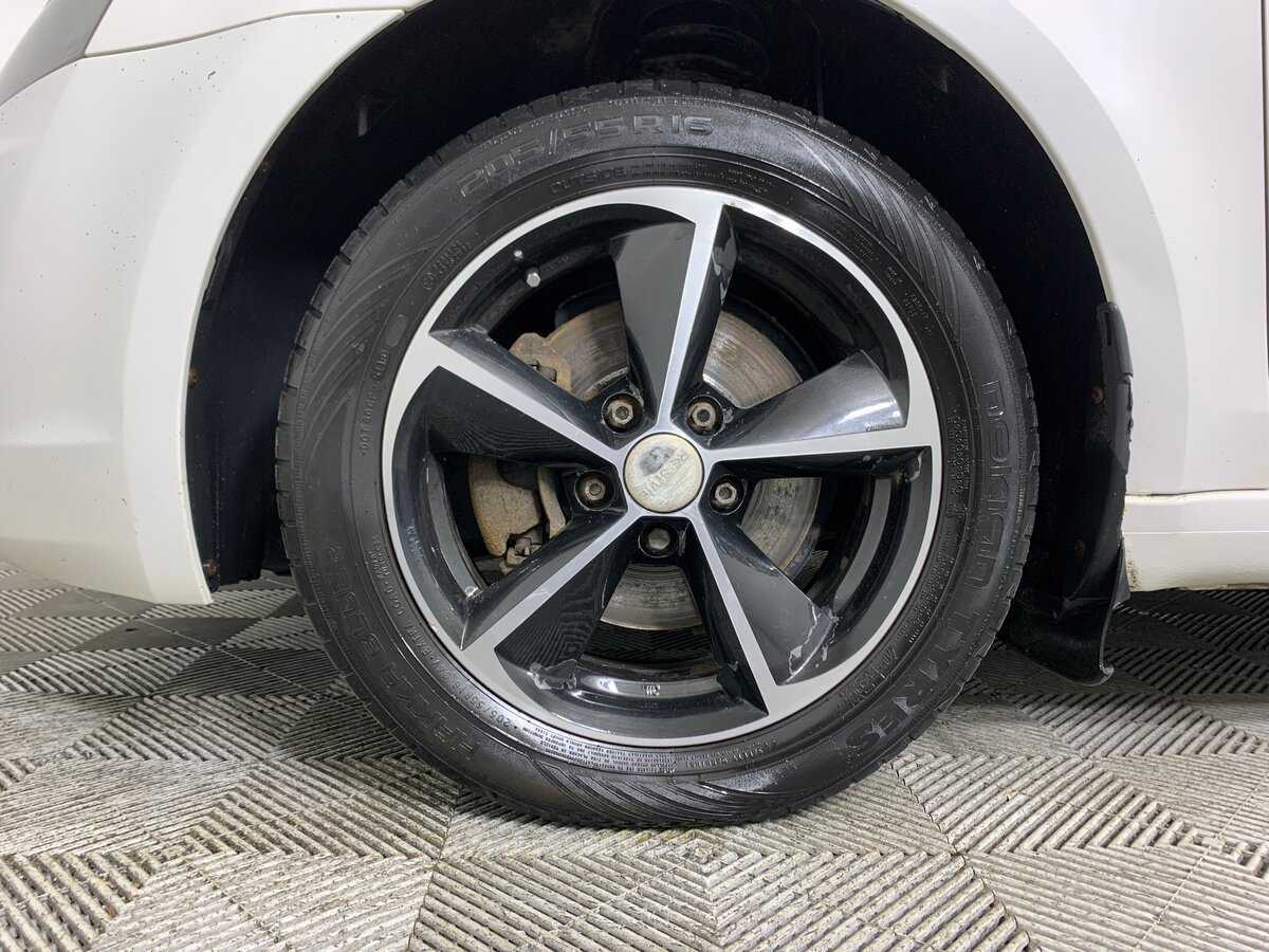 Skoda Octavia с пробегом — 2015 год. Фото: #8