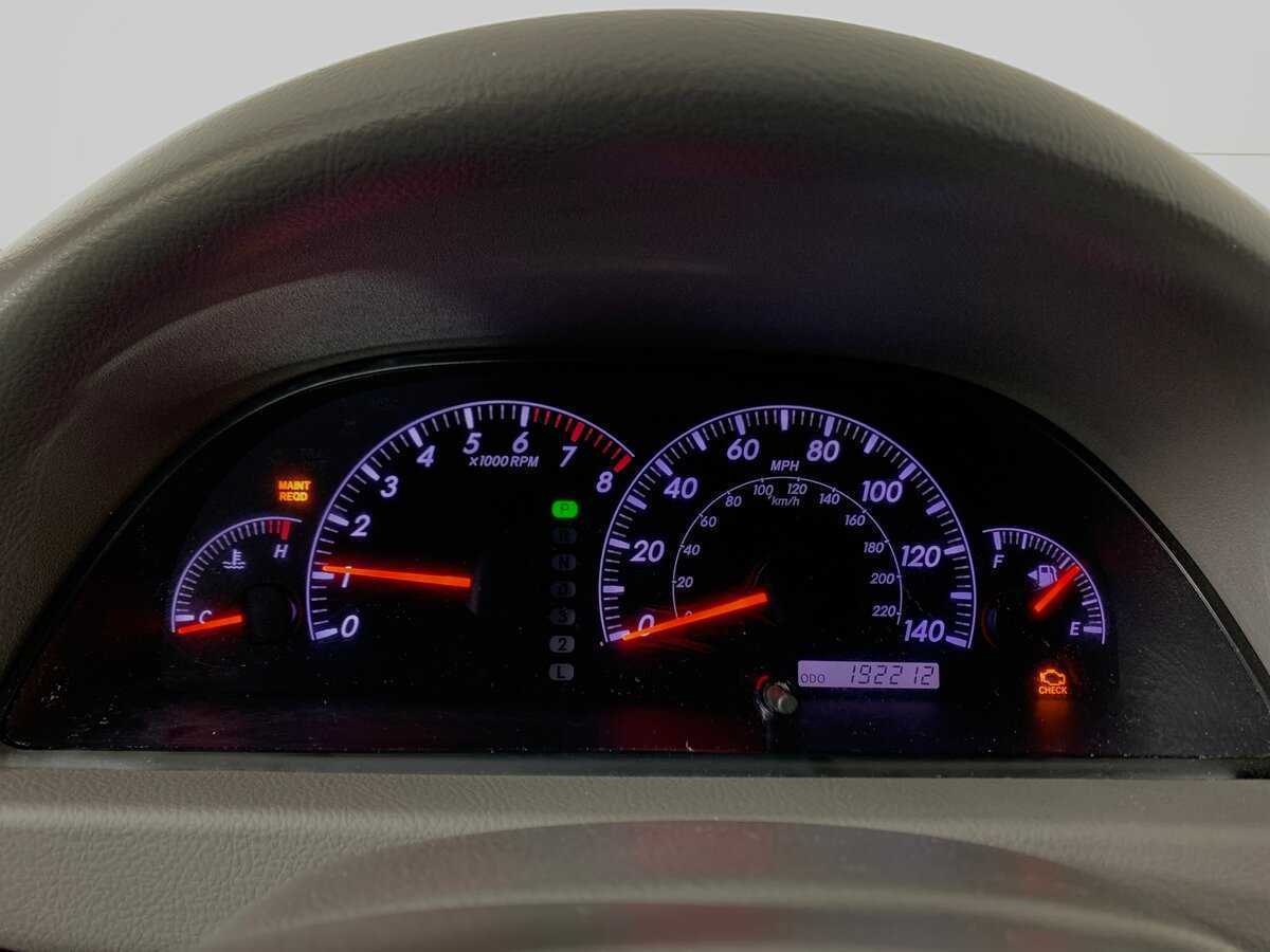 Toyota Camry с пробегом — 2004 год. Фото: #11