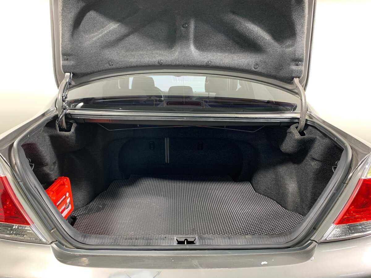 Toyota Camry с пробегом — 2004 год. Фото: #17