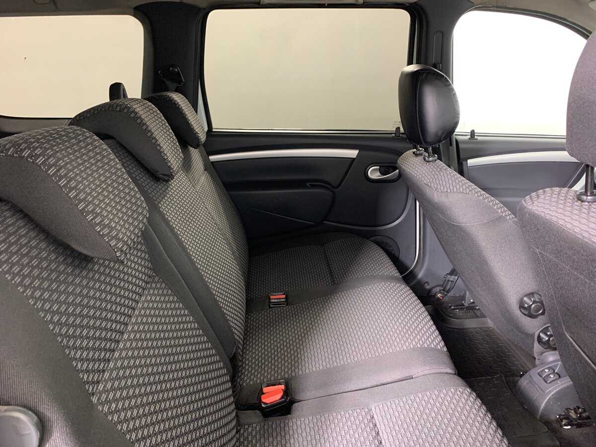 Lada (ВАЗ) Largus с пробегом — 2016 год. Фото: #16