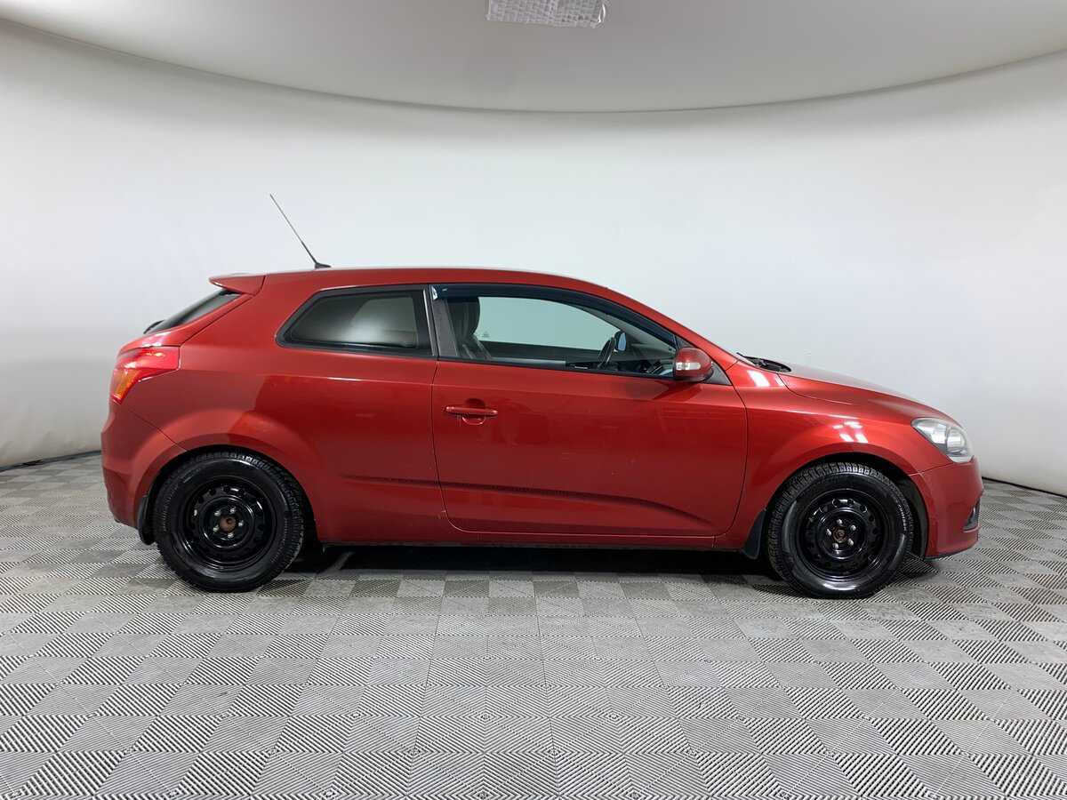 Kia Ceed с пробегом — 2011 год. Фото: #3