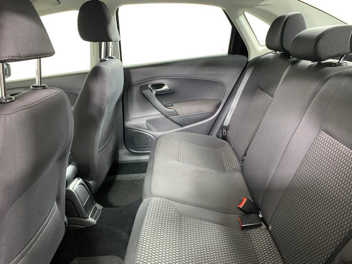 Volkswagen Polo с пробегом — 2013 год. Фото: #18