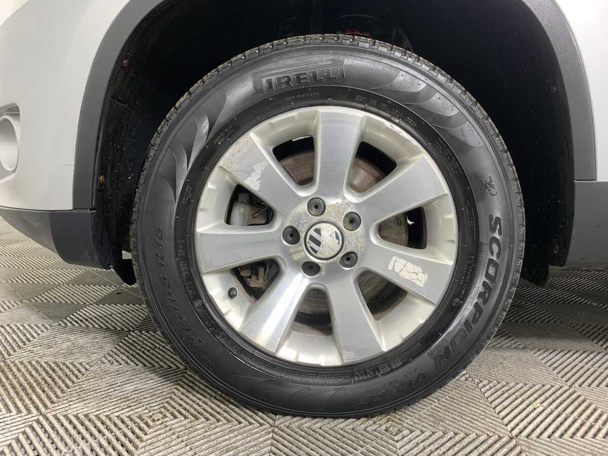 Volkswagen Tiguan с пробегом — 2009 год. Фото: #8