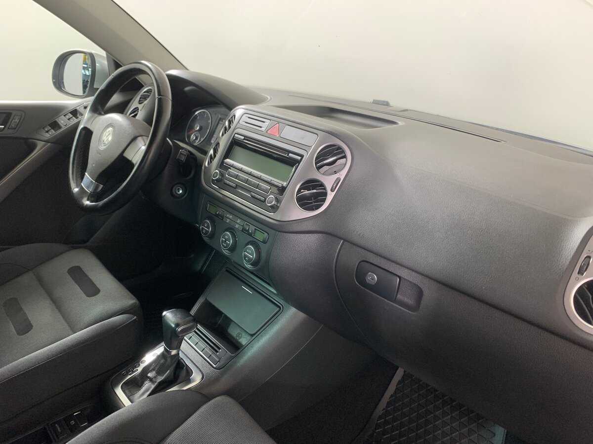 Volkswagen Tiguan с пробегом — 2009 год. Фото: #13