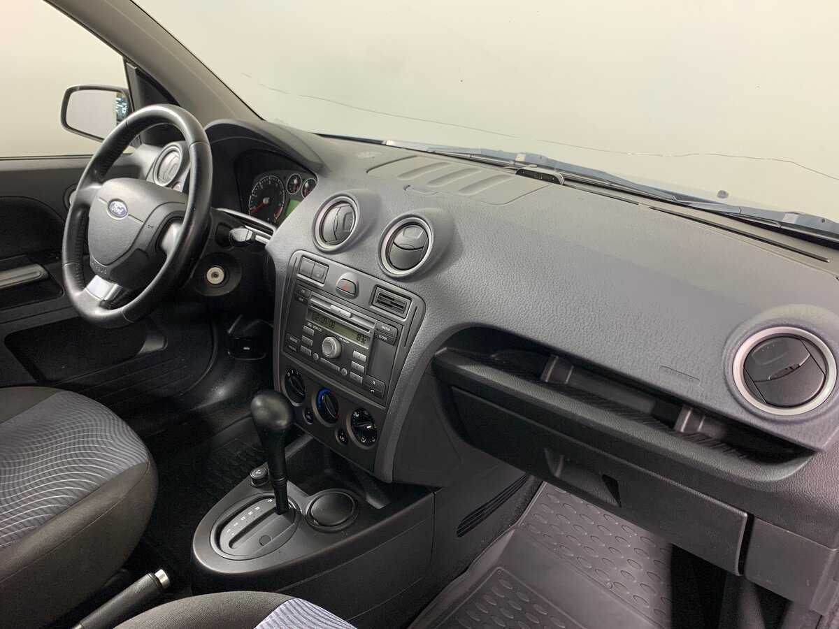 Ford Fusion с пробегом — 2007 год. Фото: #10