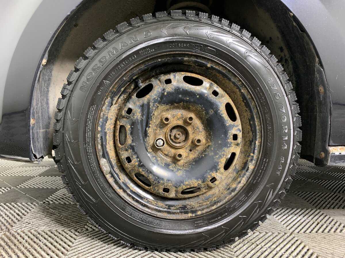 Volkswagen Polo с пробегом — 2011 год. Фото: #8