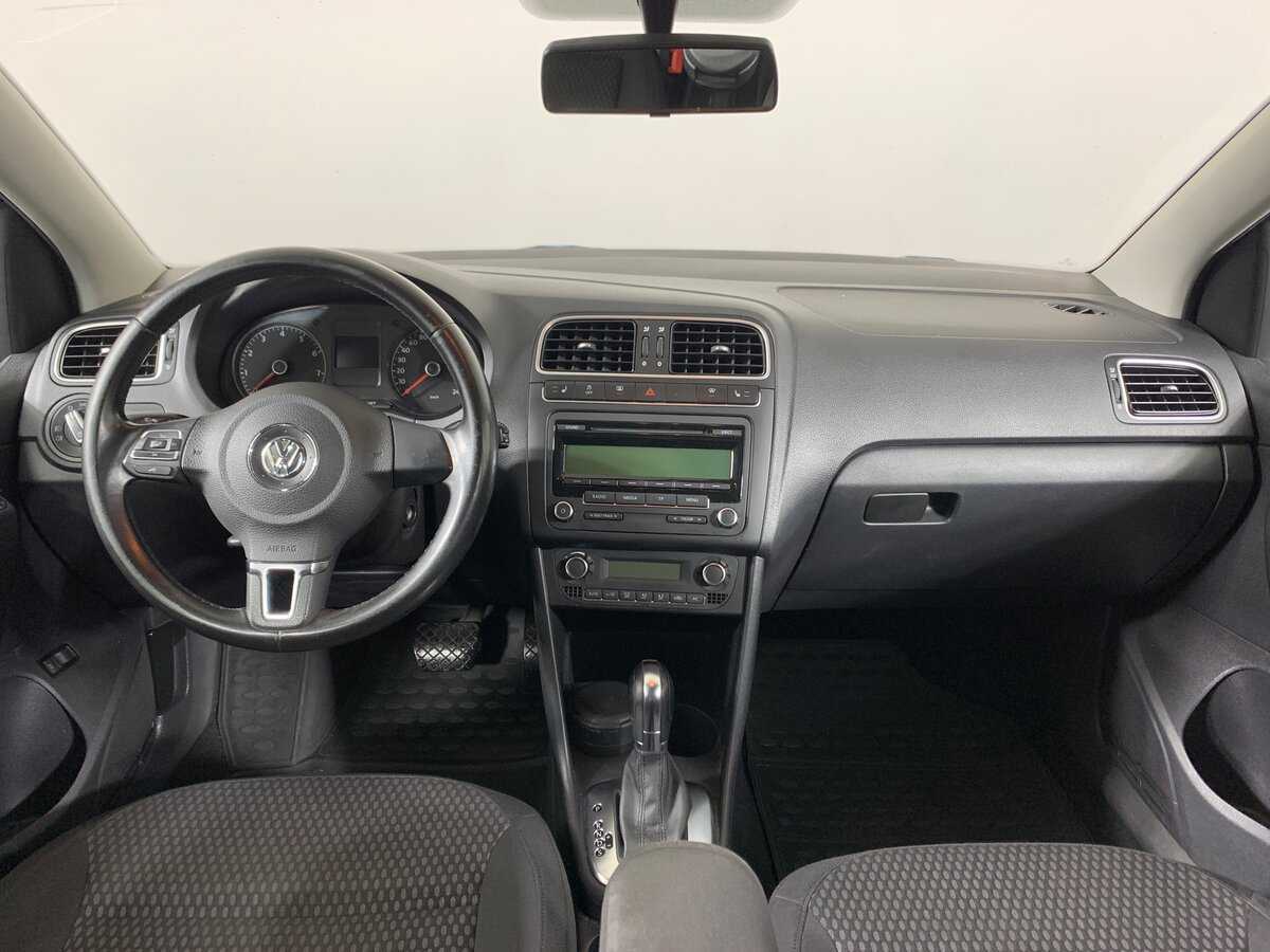 Volkswagen Polo с пробегом — 2011 год. Фото: #12