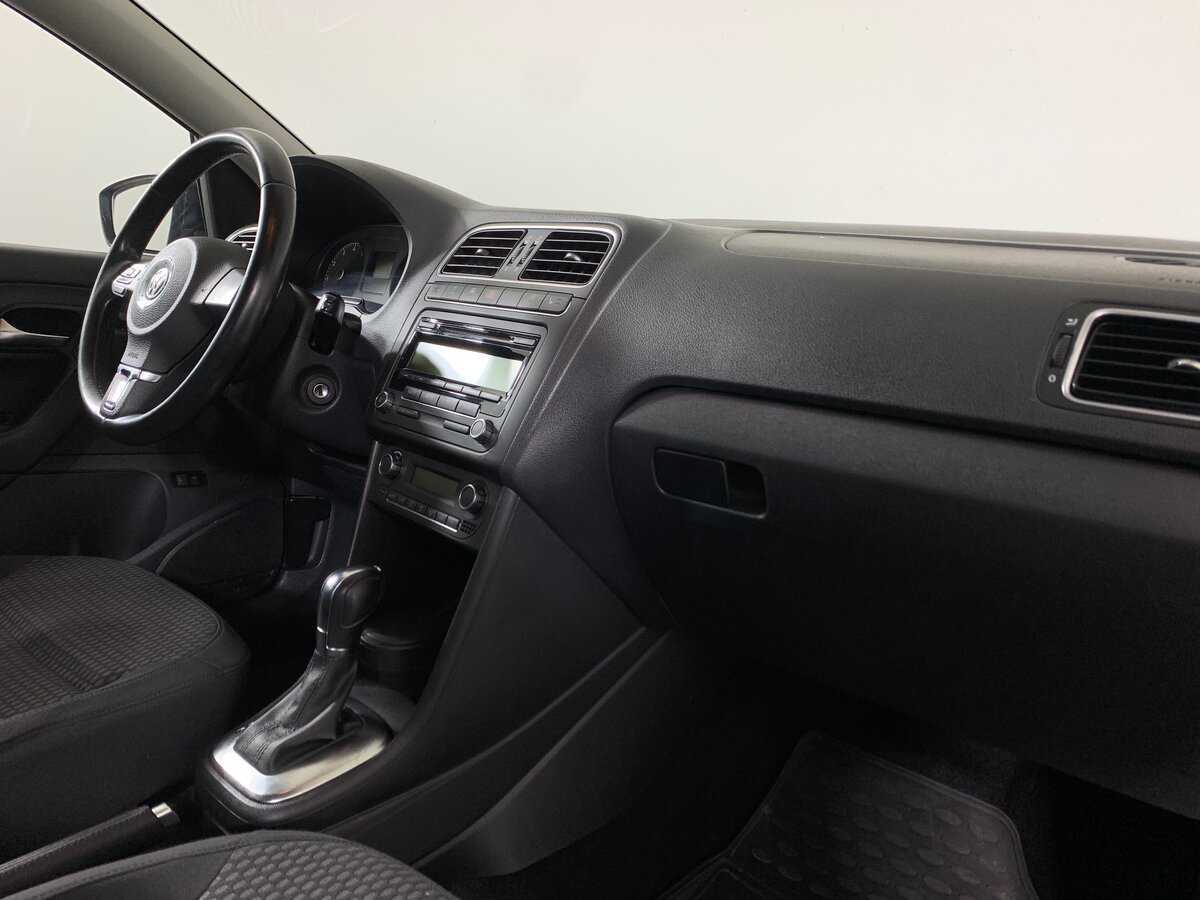 Volkswagen Polo с пробегом — 2011 год. Фото: #13