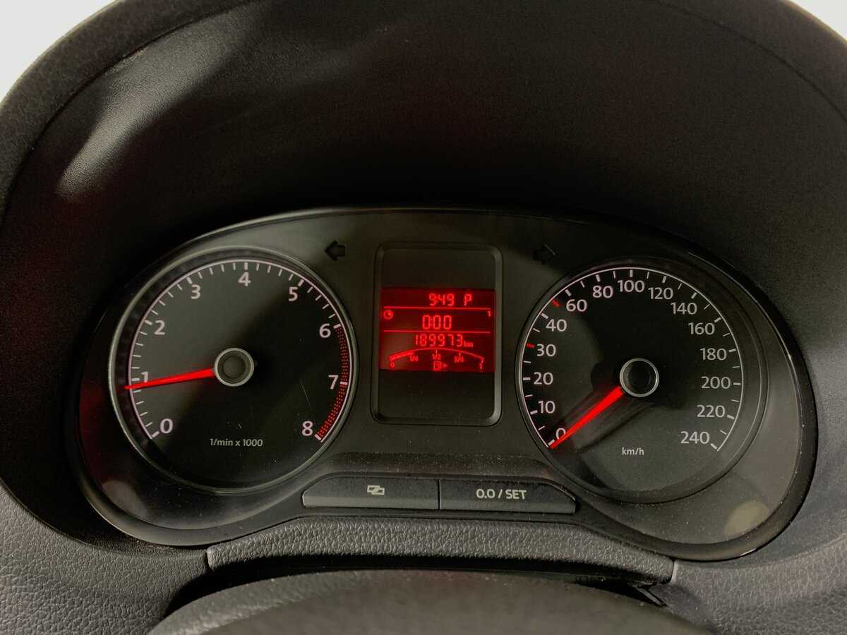 Volkswagen Polo с пробегом — 2011 год. Фото: #14