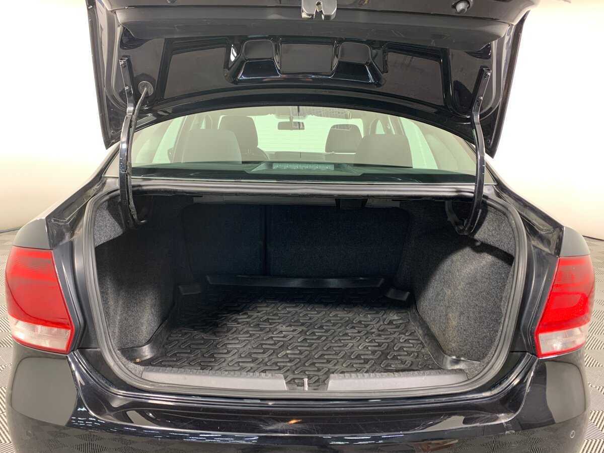 Volkswagen Polo с пробегом — 2011 год. Фото: #19