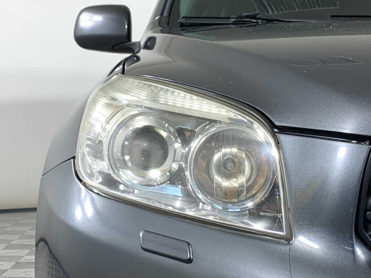 Toyota RAV4 с пробегом — 2006 год. Фото: #9