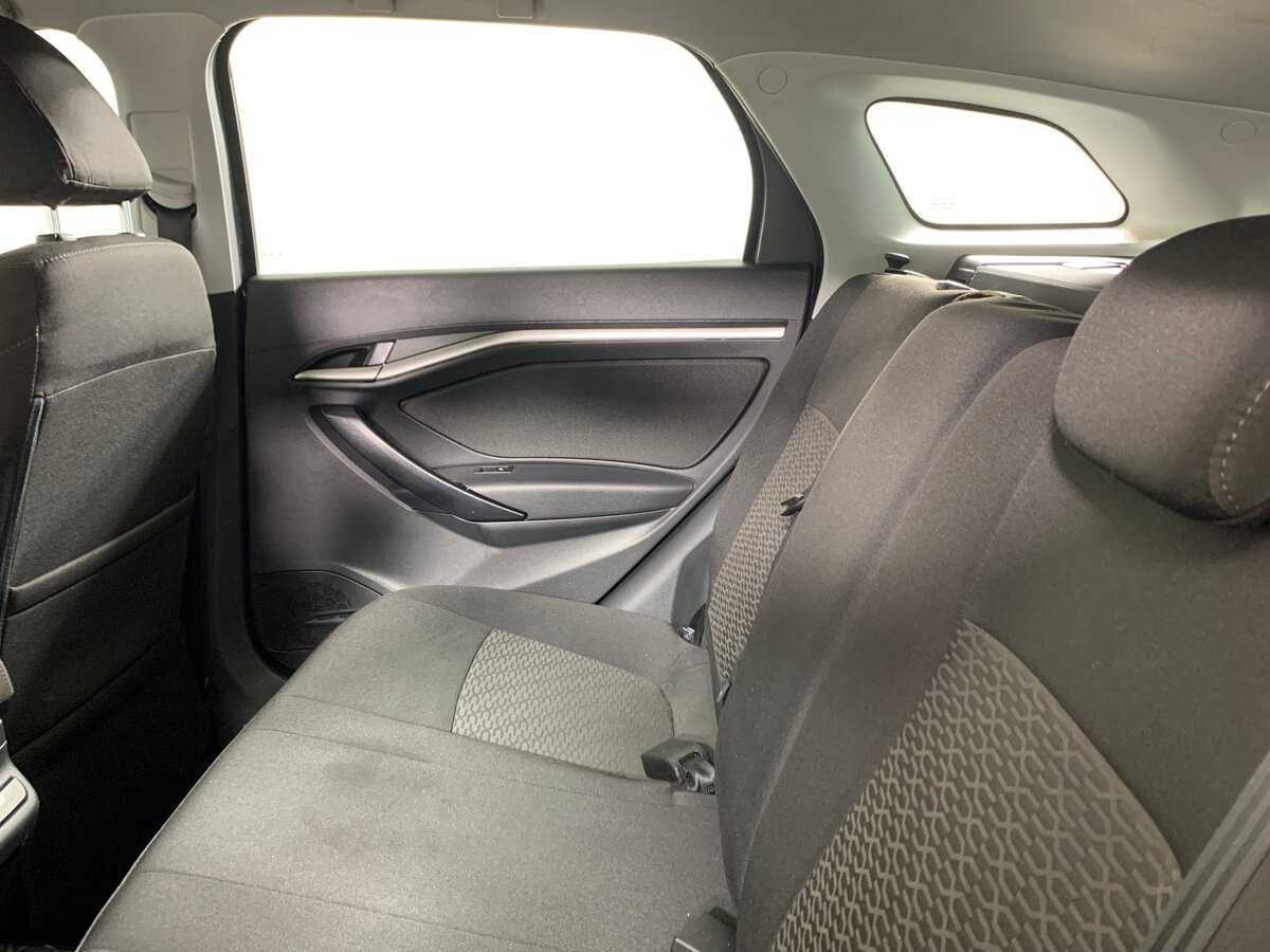 Lada (ВАЗ) Vesta с пробегом — 2019 год. Фото: #18