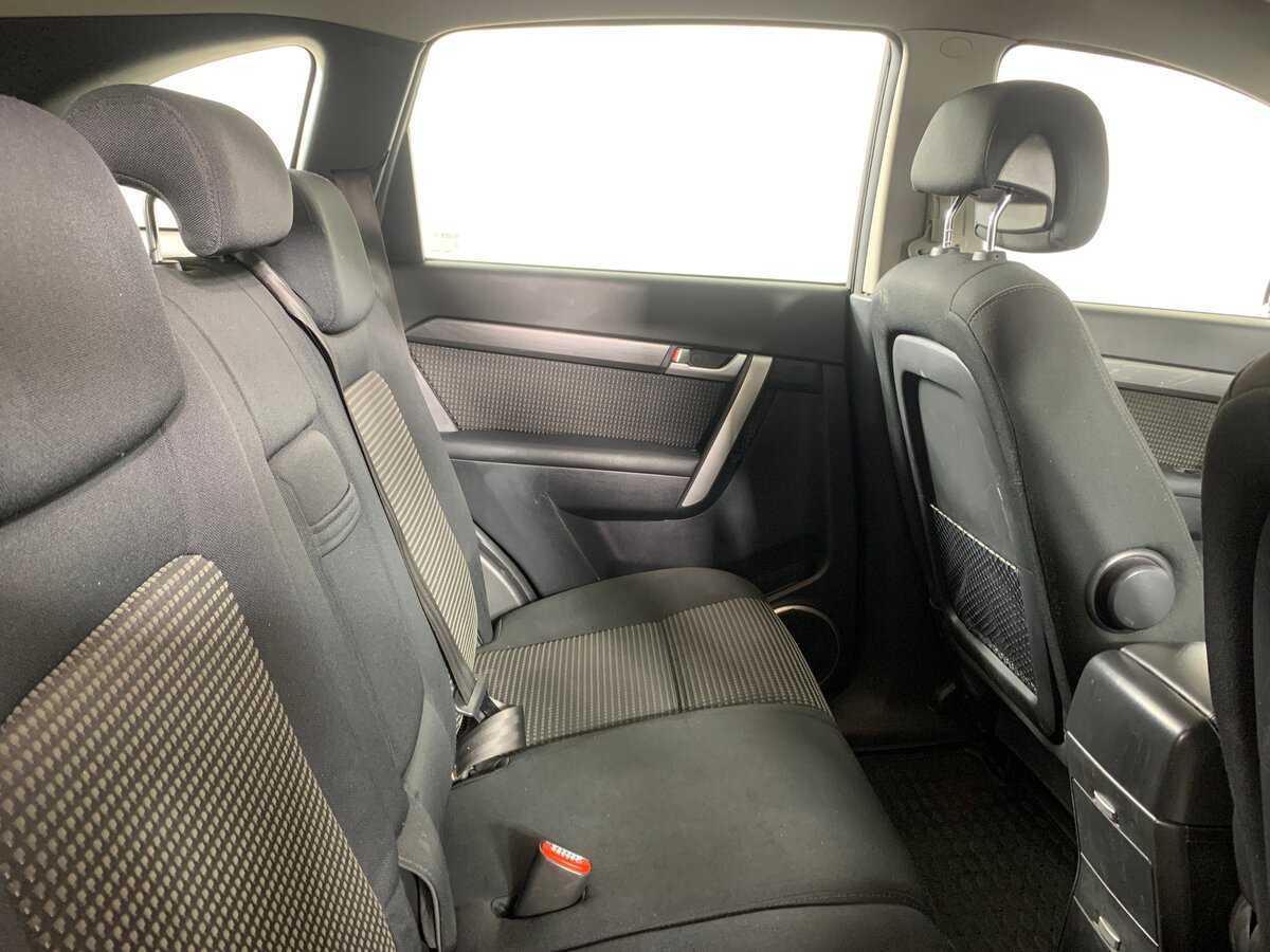 Chevrolet Captiva с пробегом — 2010 год. Фото: #17