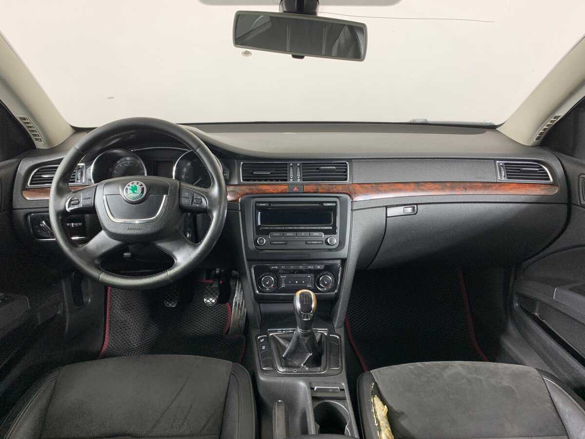 Skoda Superb с пробегом — 2009 год. Фото: #12