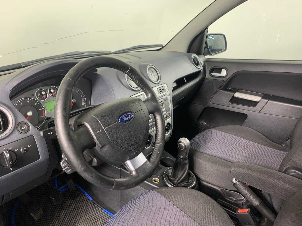 Ford Fusion с пробегом — 2010 год. Фото: #10