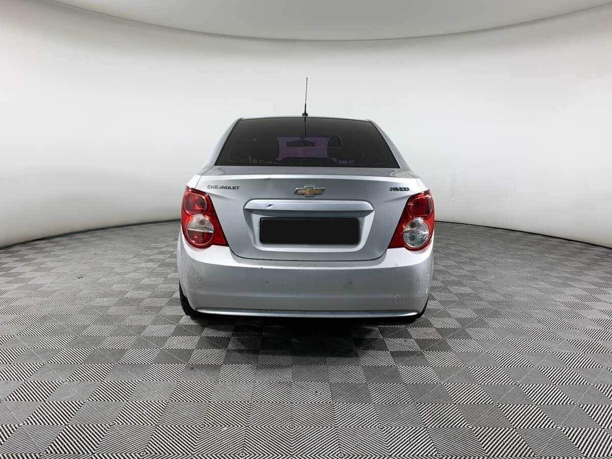 Chevrolet Aveo с пробегом — 2014 год. Фото: #5