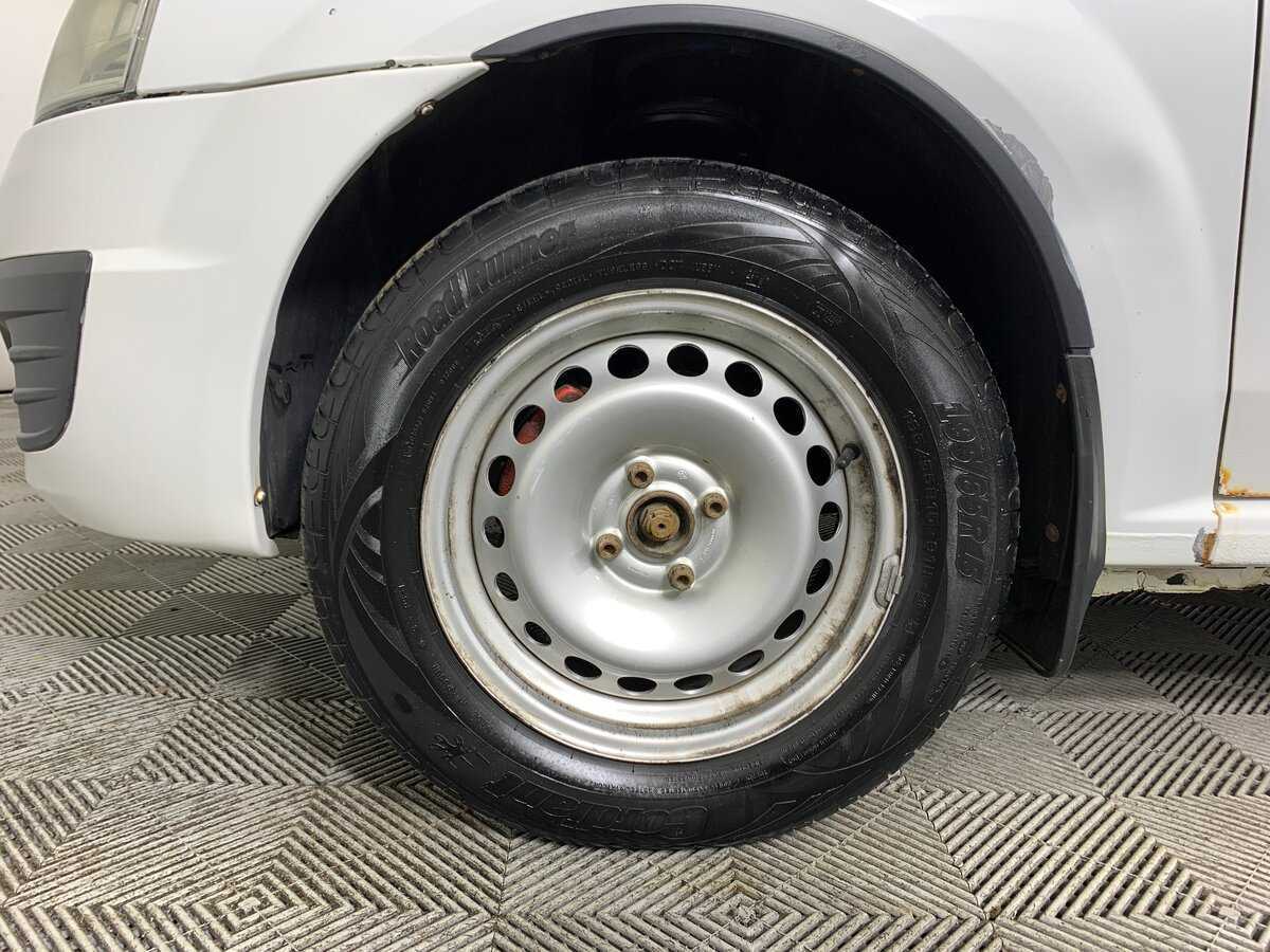 Lada (ВАЗ) Largus с пробегом — 2014 год. Фото: #8