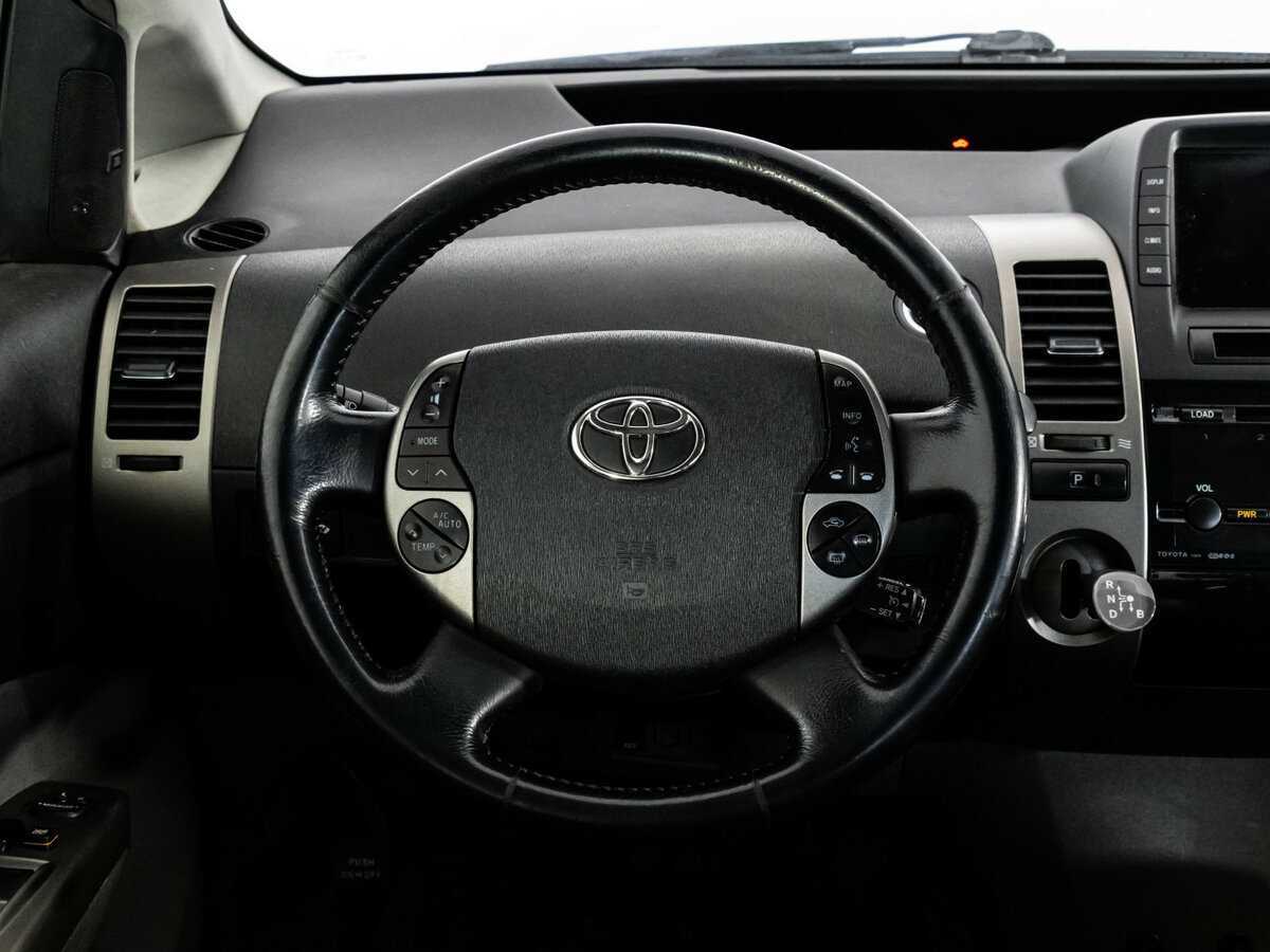 Toyota Prius с пробегом — 2008 год. Фото: #9