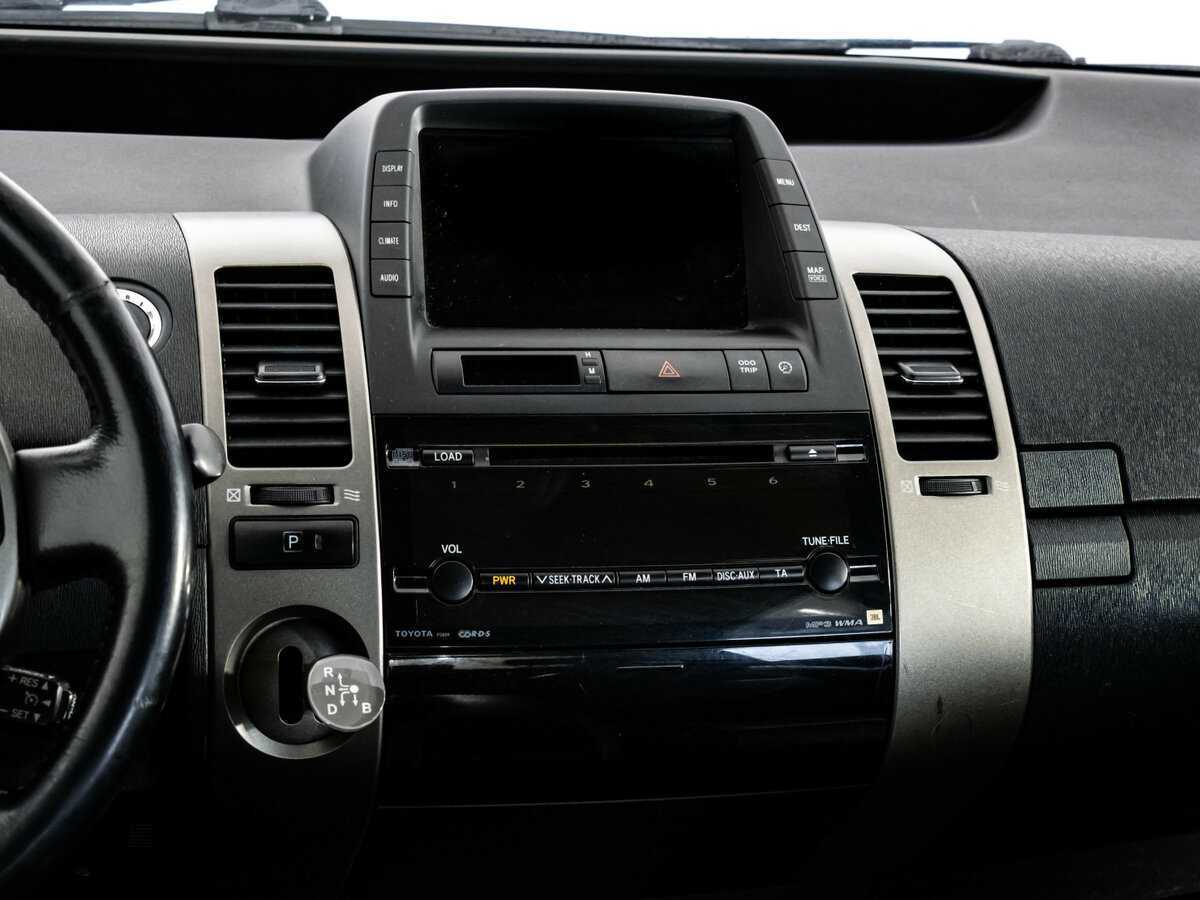 Toyota Prius с пробегом — 2008 год. Фото: #11