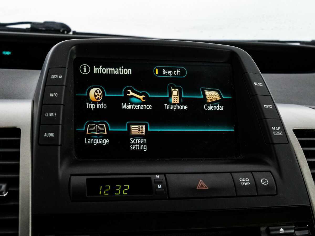 Toyota Prius с пробегом — 2008 год. Фото: #13