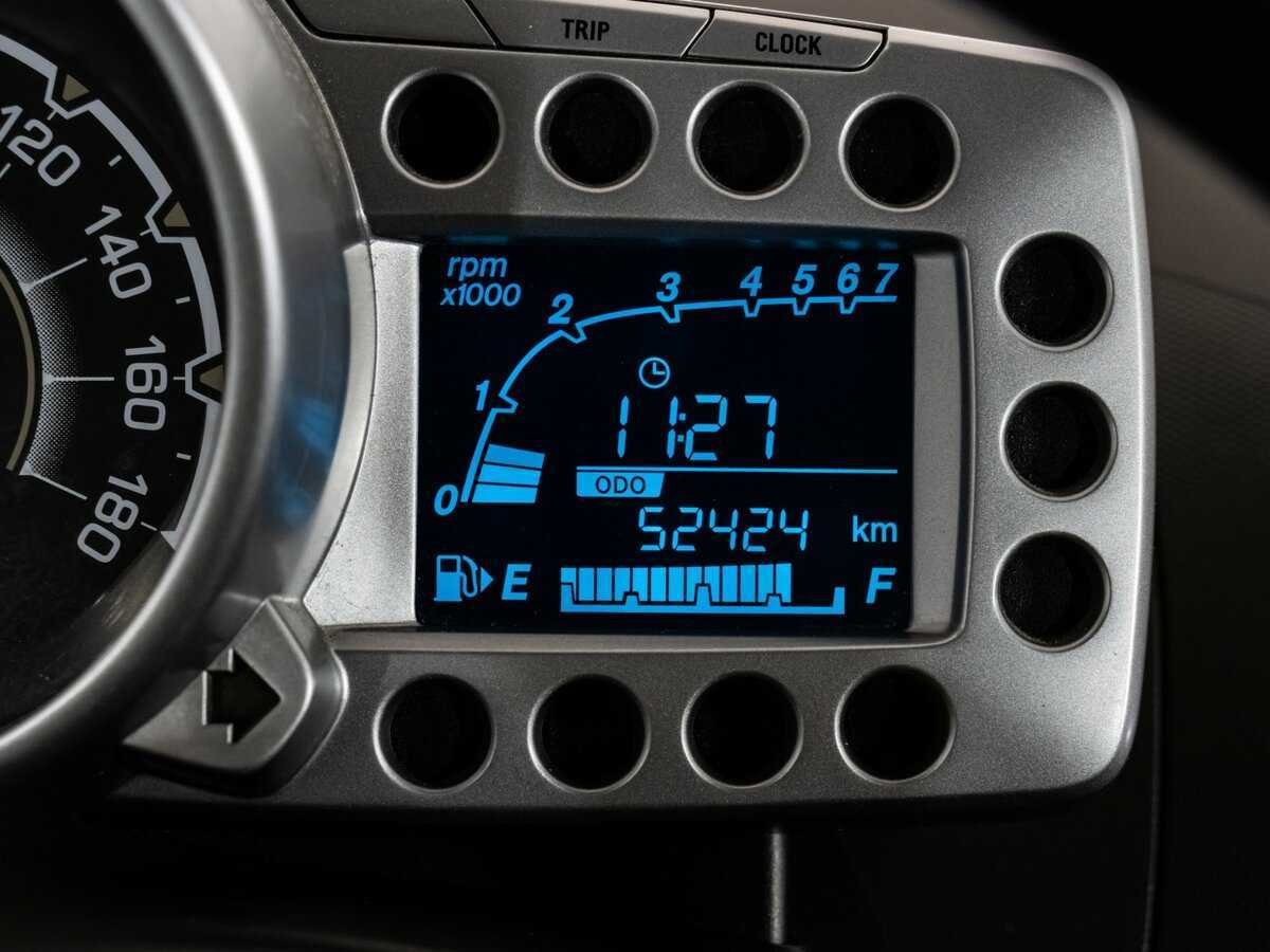 Chevrolet Spark с пробегом — 2011 год. Фото: #12