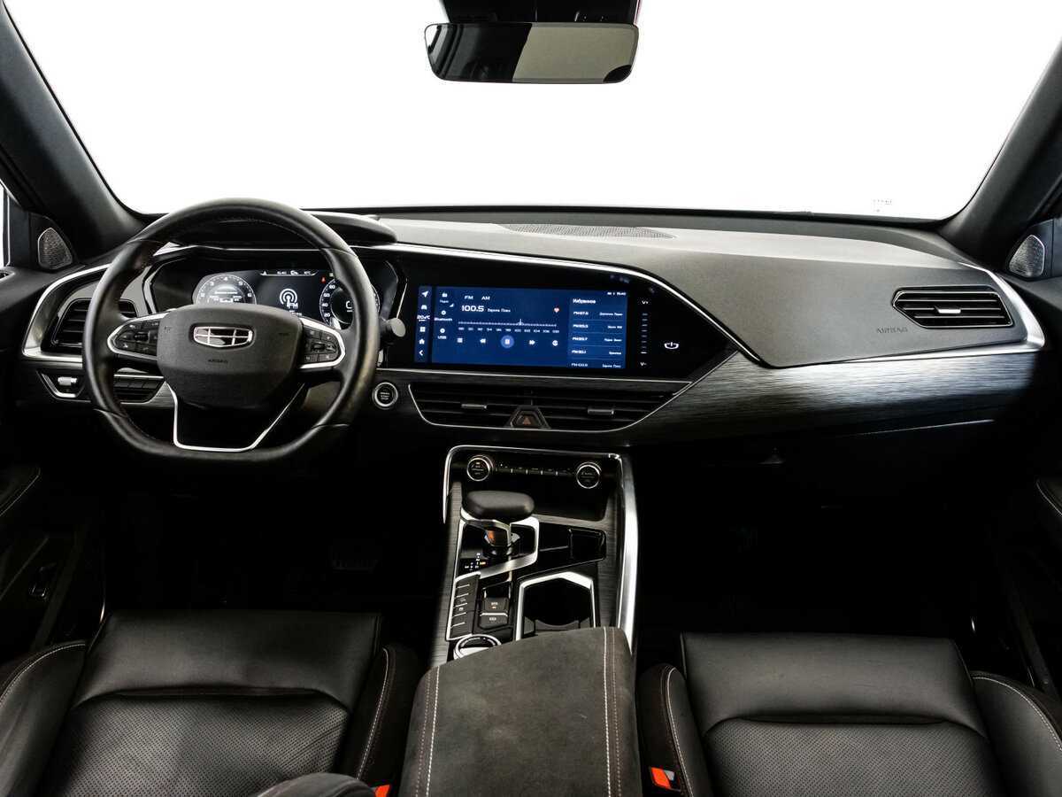 Geely Tugella с пробегом — 2023 год. Фото: #9