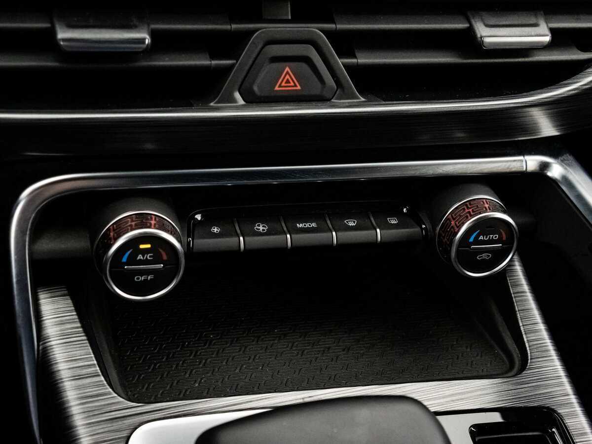 Geely Tugella с пробегом — 2023 год. Фото: #18