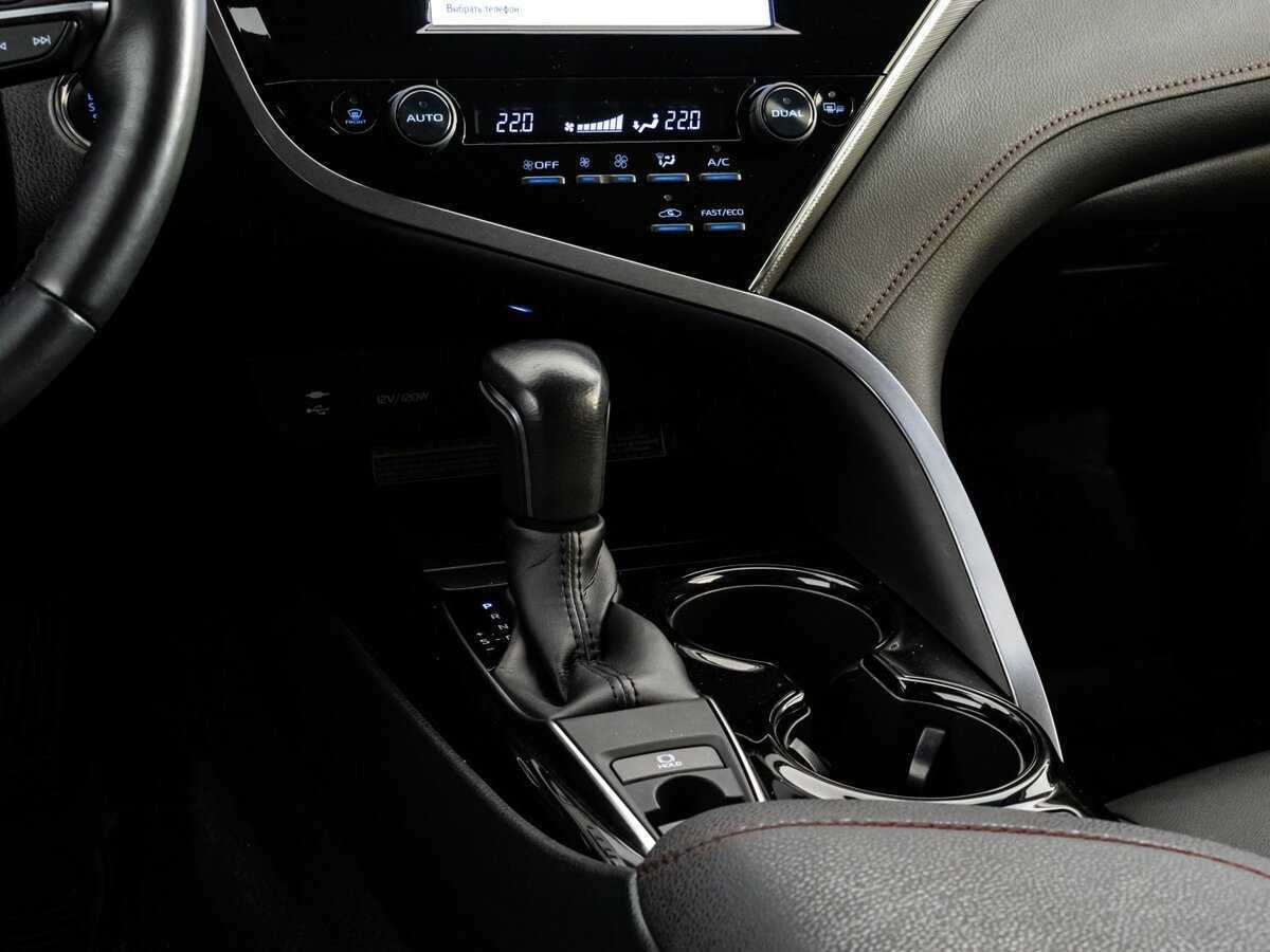 Toyota Camry с пробегом — 2020 год. Фото: #10