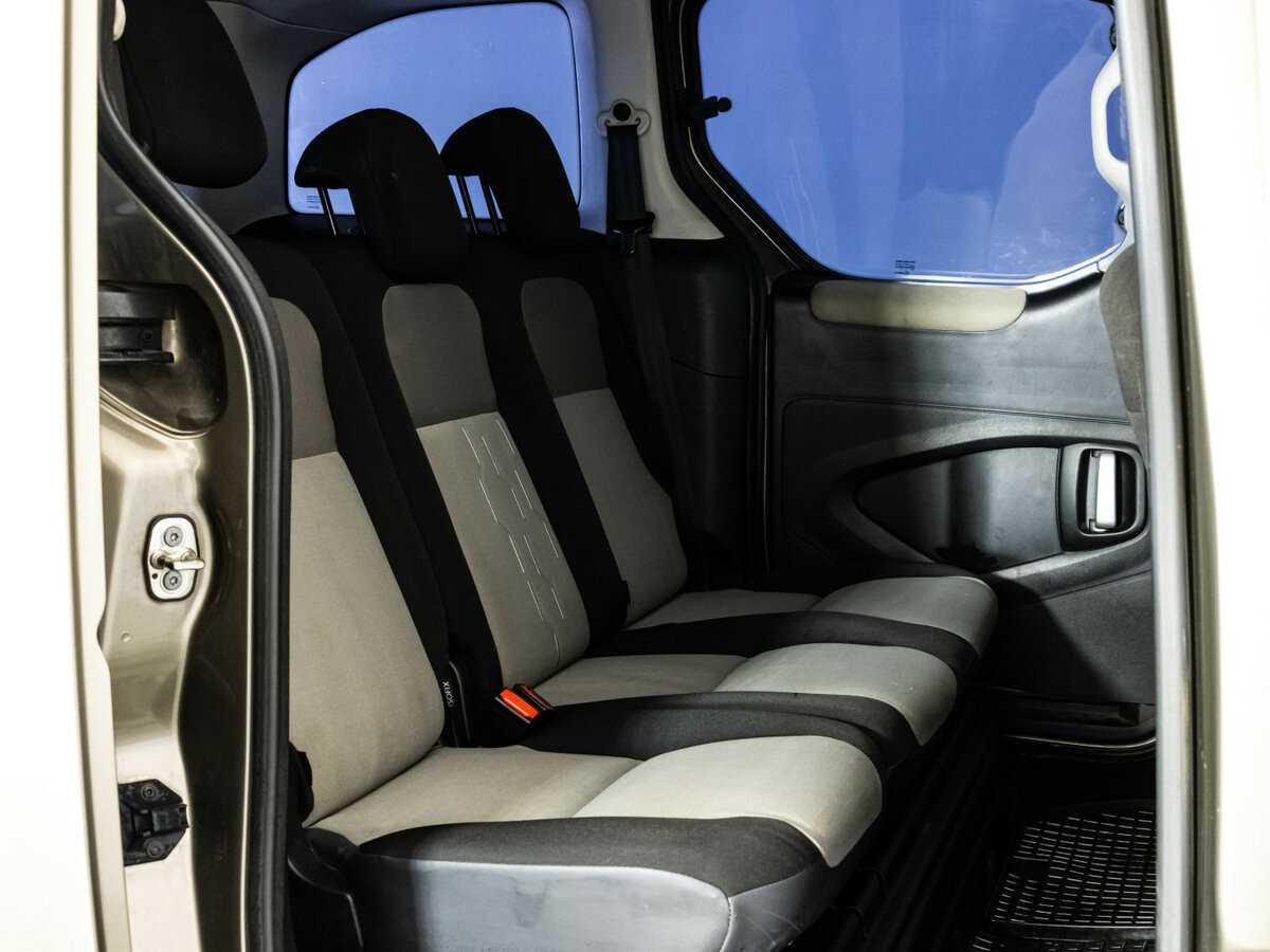 Peugeot Partner с пробегом — 2012 год. Фото: #11