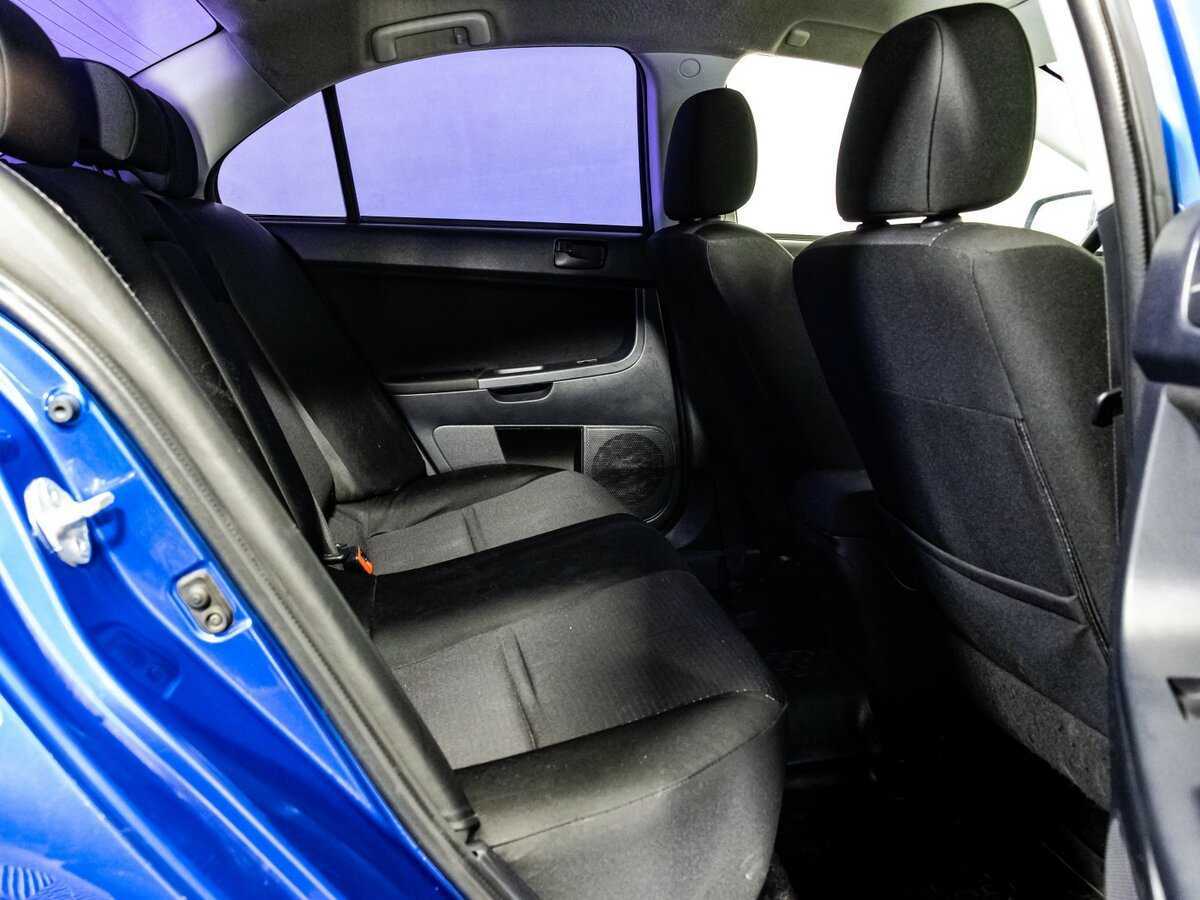 Mitsubishi Lancer с пробегом — 2010 год. Фото: #11