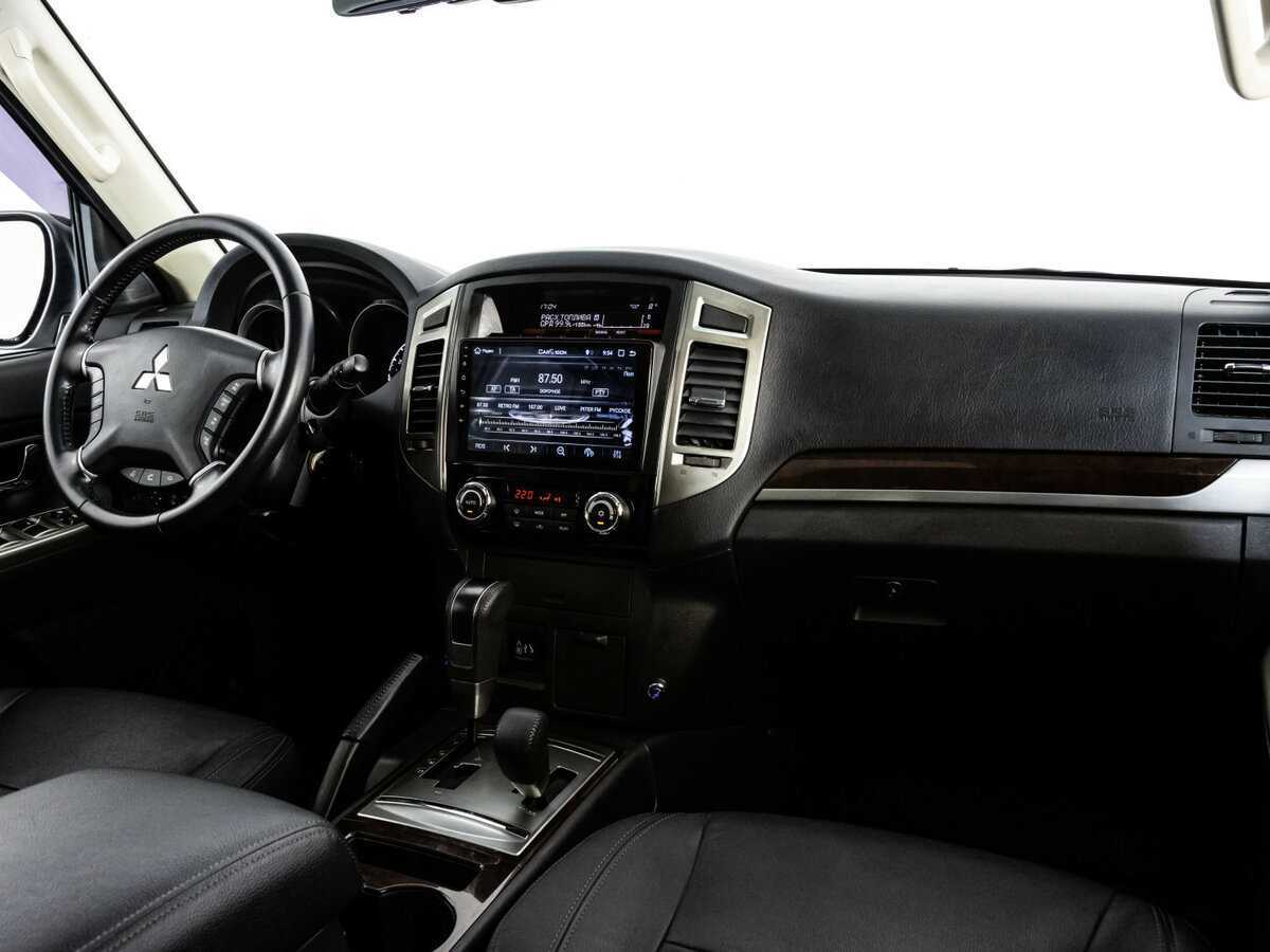 Mitsubishi Pajero с пробегом — 2021 год. Фото: #5