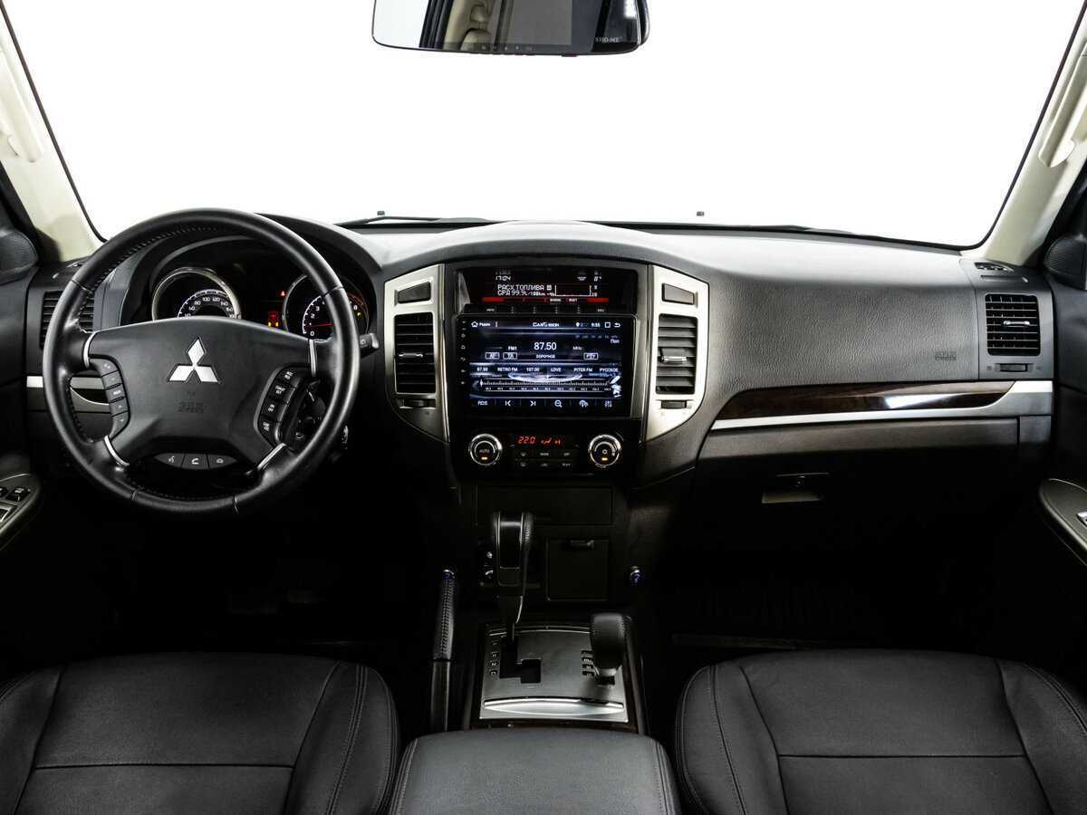 Mitsubishi Pajero с пробегом — 2021 год. Фото: #6