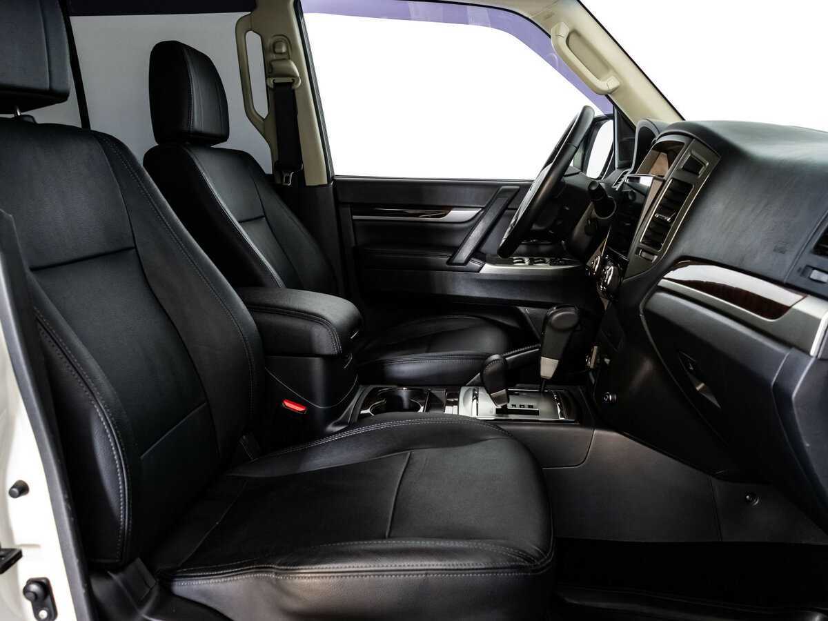 Mitsubishi Pajero с пробегом — 2021 год. Фото: #13