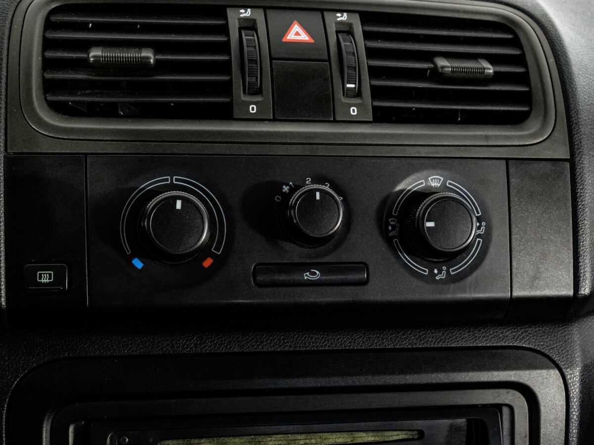 Skoda Fabia с пробегом — 2008 год. Фото: #11