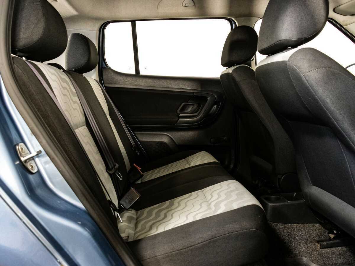 Skoda Fabia с пробегом — 2008 год. Фото: #12