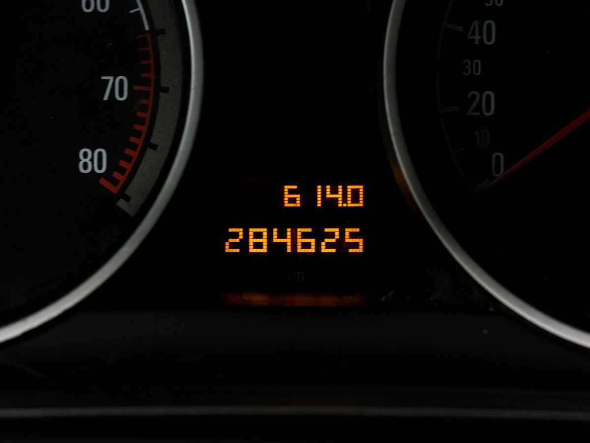 Opel Zafira с пробегом — 2007 год. Фото: #12