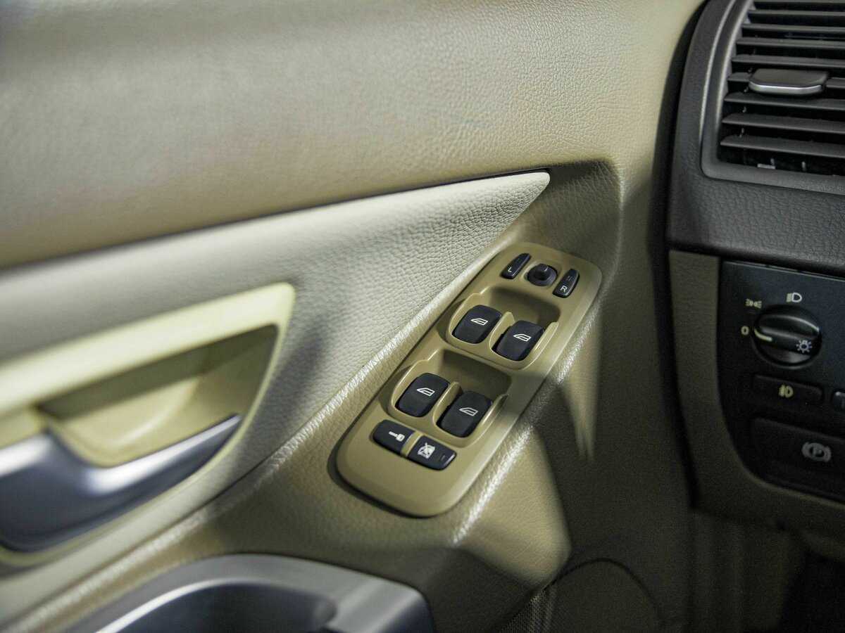 Volvo XC90 с пробегом — 2010 год. Фото: #10