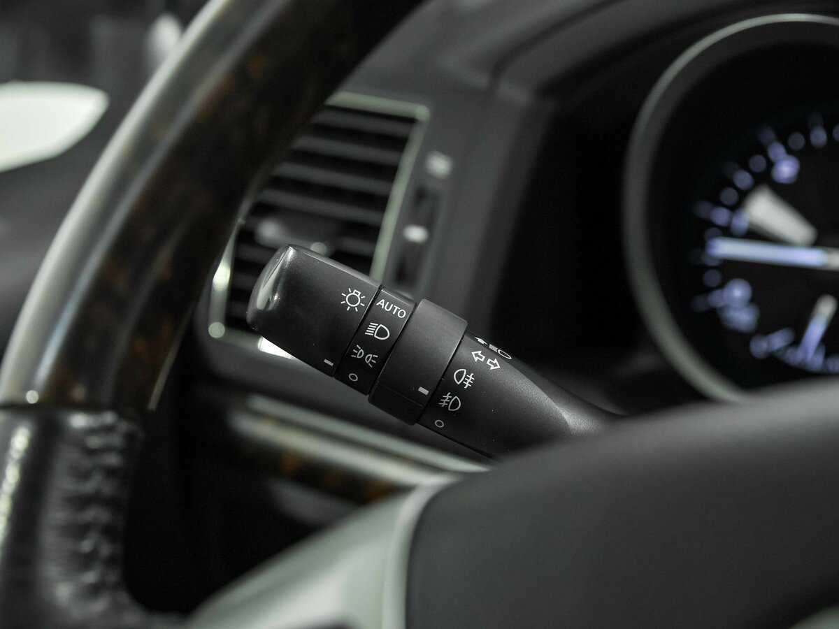 Toyota Land Cruiser с пробегом — 2012 год. Фото: #7