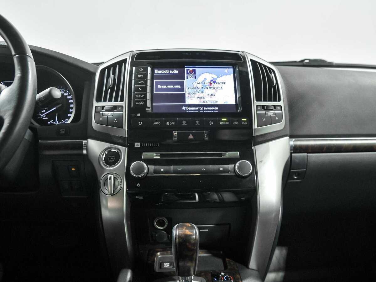 Toyota Land Cruiser с пробегом — 2012 год. Фото: #10