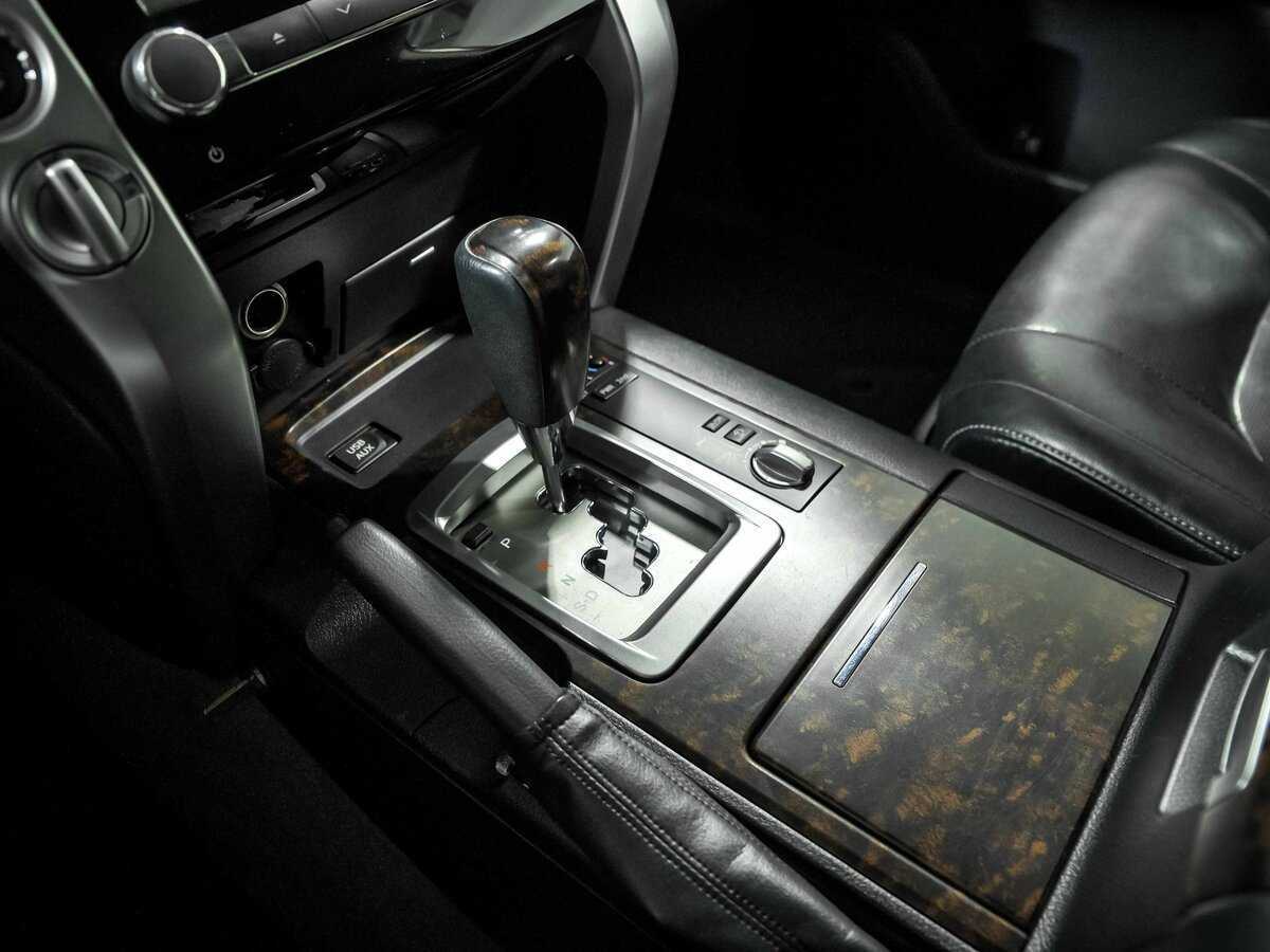 Toyota Land Cruiser с пробегом — 2012 год. Фото: #12