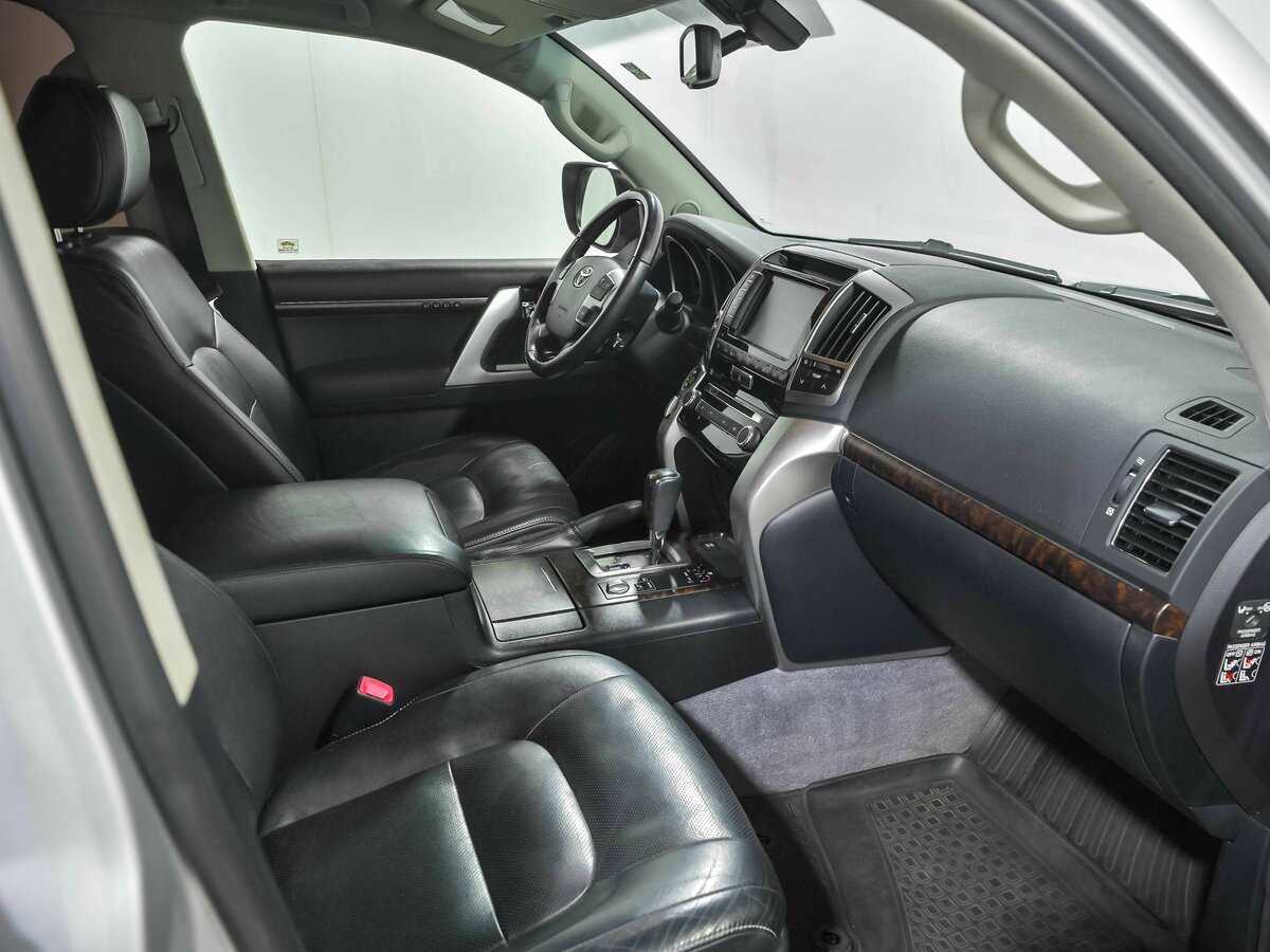 Toyota Land Cruiser с пробегом — 2012 год. Фото: #19