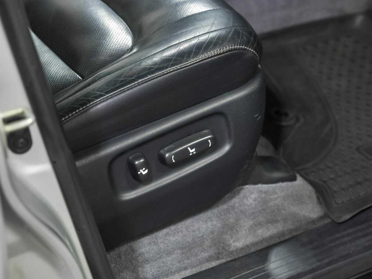 Toyota Land Cruiser с пробегом — 2012 год. Фото: #20