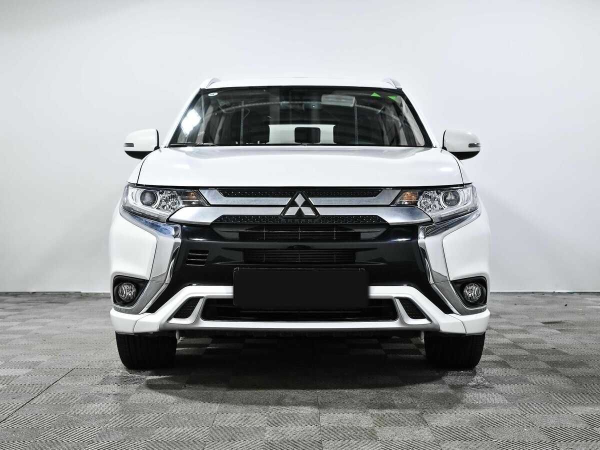 Mitsubishi Outlander с пробегом — 2022 год. Фото: #1
