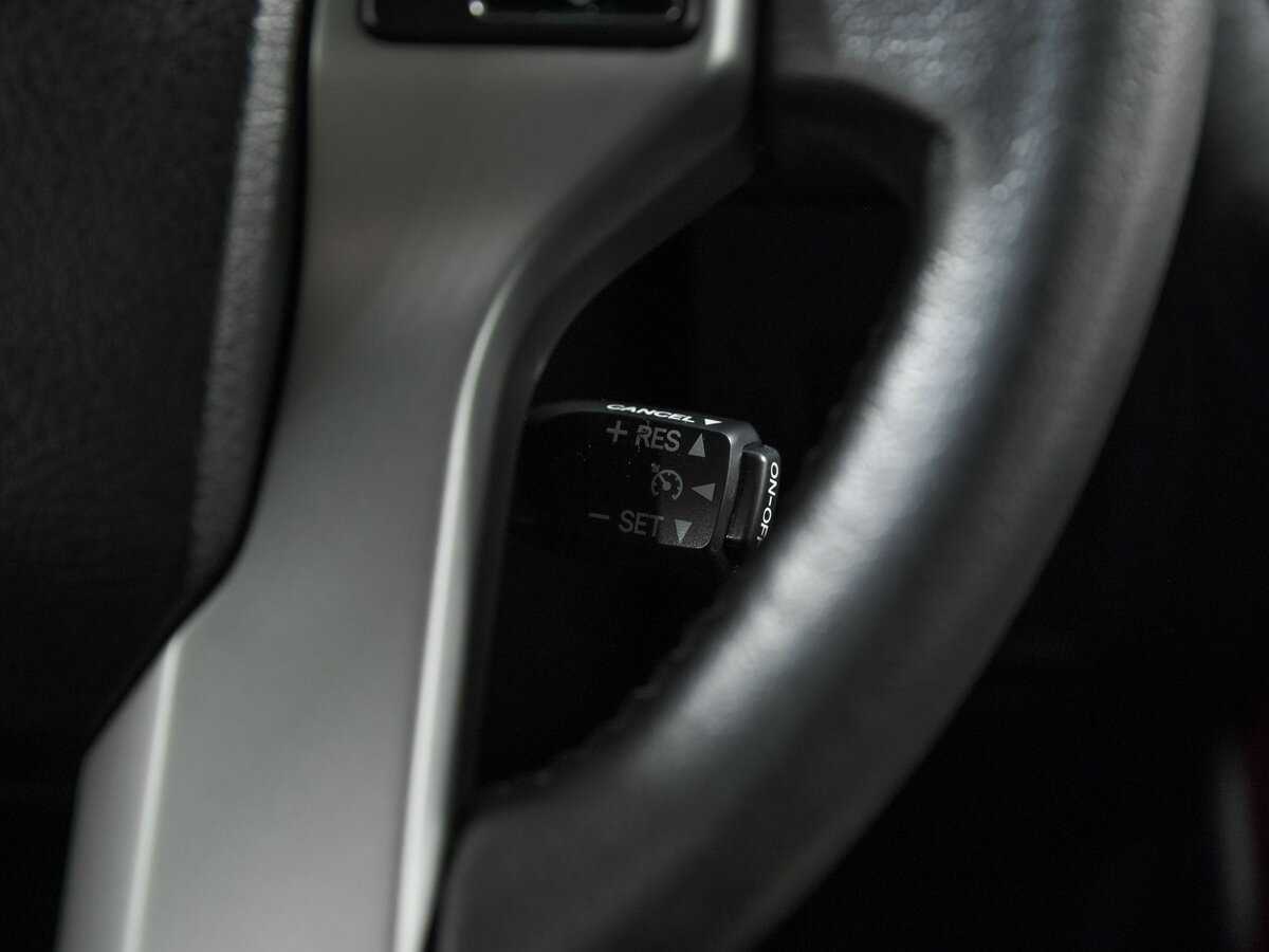 Toyota Land Cruiser Prado с пробегом — 2017 год. Фото: #11