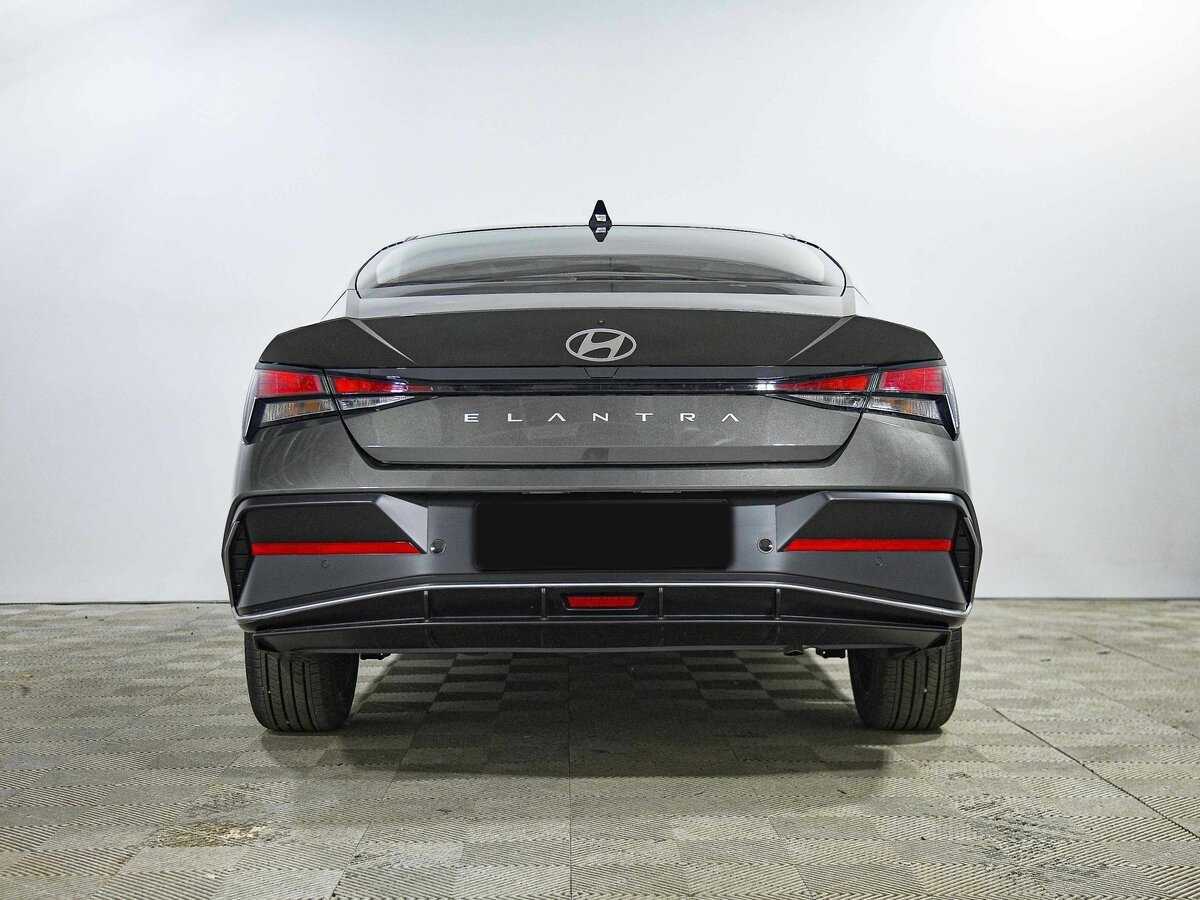 Hyundai Elantra с пробегом — 2023 год. Фото: #4