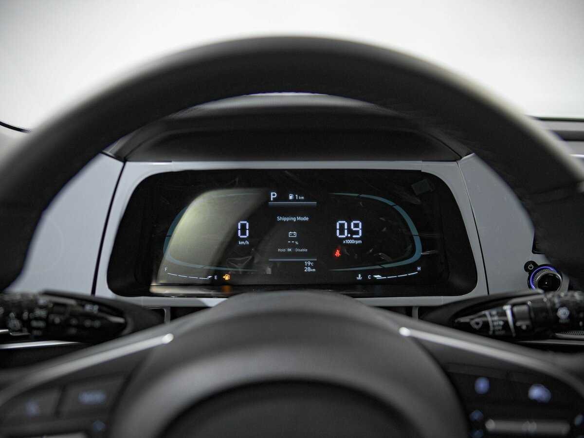 Hyundai Elantra с пробегом — 2023 год. Фото: #6