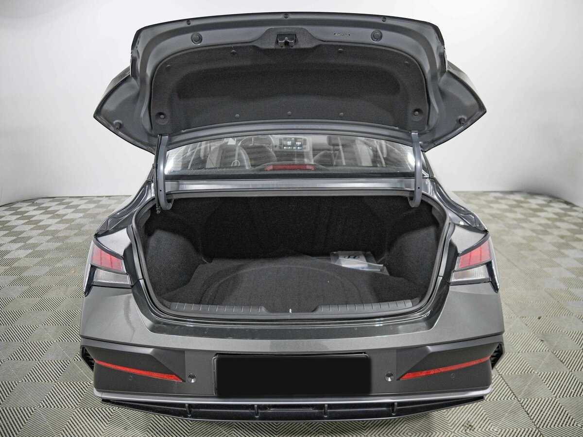 Hyundai Elantra с пробегом — 2023 год. Фото: #16