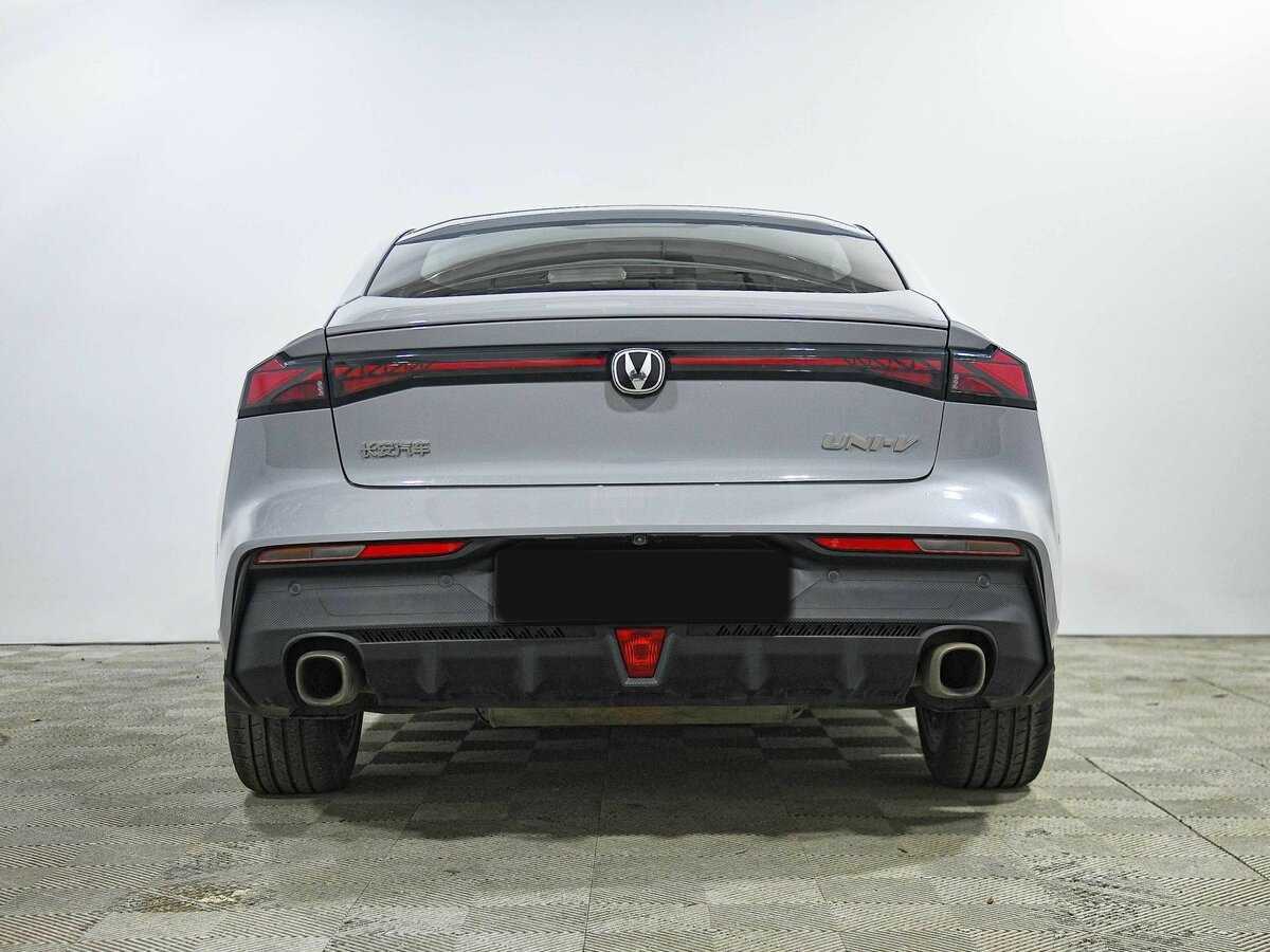 Changan UNI-V с пробегом — 2023 год. Фото: #3