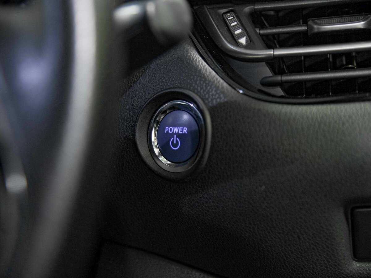 Toyota C-HR с пробегом — 2017 год. Фото: #7