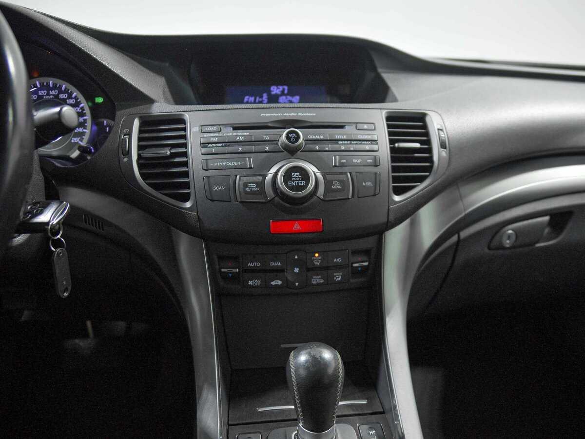 Honda Accord с пробегом — 2011 год. Фото: #10